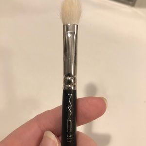 Mac 127 eyeshadow blending brush